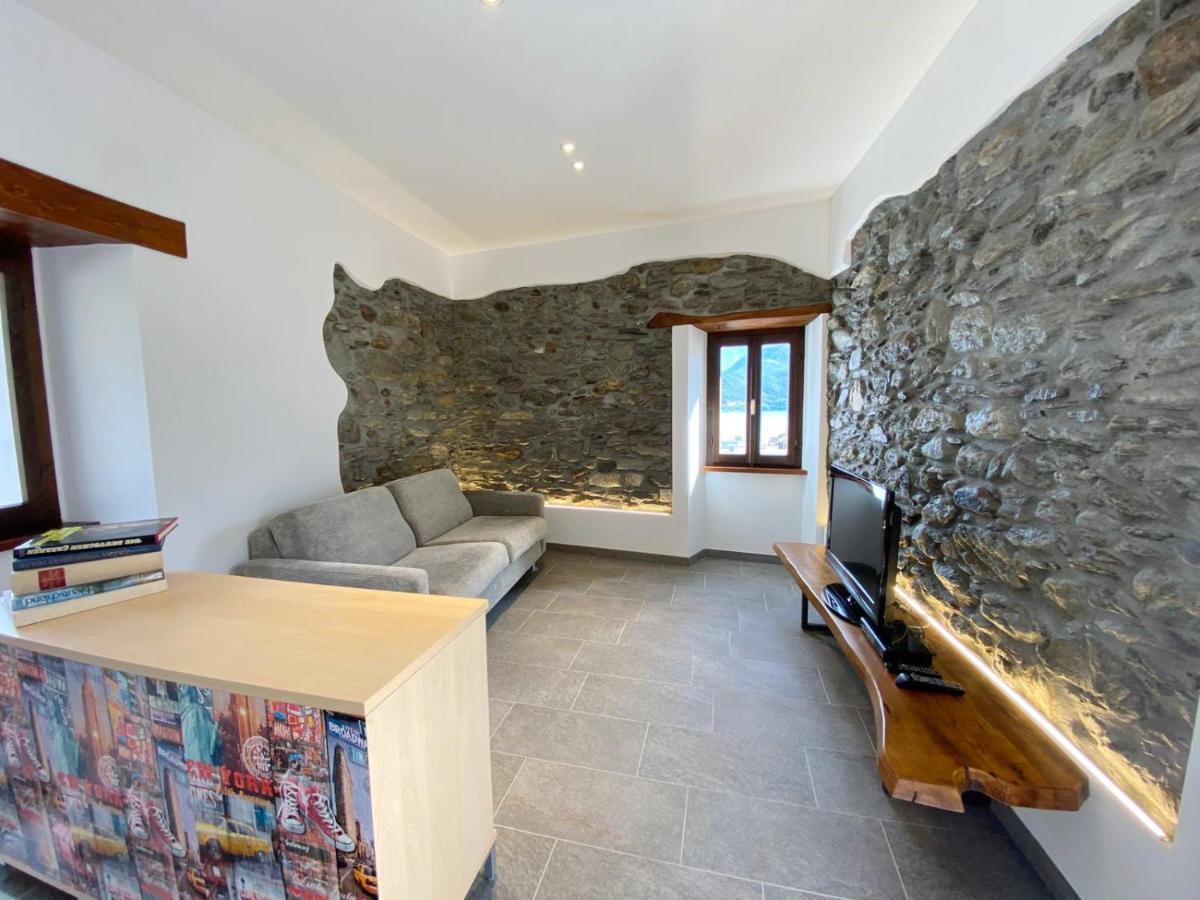 Independent Stone House With Lake View Vila Musso Exterior foto